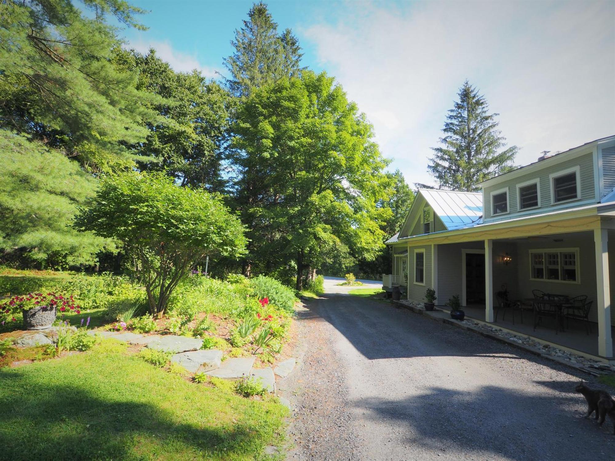 The Featherbed Inn Waitsfield Exterior photo